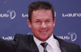 Felix Baumgartner, the first skydiver to fall faster than the speed of  sound, dies in crash in Italy