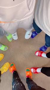 Skiety klapki tylko po każdym quot skiety klapki quot wideo przyśpiesza o 5. Muzyka Skiety Klapki Stworzona Przez Autora Kabe Kizo Popularne Piosenki Na Tiktok