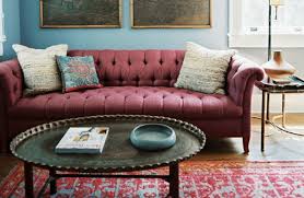 من أروع الألوان وأكثرها جاذبية، مناسبة في فصل الشتاء وتتناسق مع اللون الرمادي، ويمكن أن يكون هذا اللون، لون الأكسسورات التي يضيفها الرجل، مثل تلك الظّاهرة في الصورة. 6 Ø·Ø±Ù‚ Ù„Ø§Ø¹ØªÙ…Ø§Ø¯ Ù„ÙˆÙ† Ø§Ù„Ø¹Ø§Ù… Ø§Ù„Ø¹Ù†Ø§Ø¨ÙŠ ÙÙŠ Ø§Ù„Ù…Ù†Ø²Ù„ Gheir