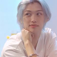 LEE FELIX • 이용복 •