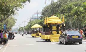 Album di raja kedah darulaman, c1988:p. Kedah State Anthem Played At Slow Tempo At Funeral Of Sultan Abdul Halim