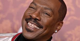 Eddie Murphy Calls Holiday Gatherings 'Buzz in the House'...