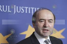 O ordonanta data de tudorel toader stabileste ca cvorumul poate fi de 3 membri, dar nu spune nimic despre constituirea comisiei. Tudorel Toader Despre Abuzul In Serviciu News Ro