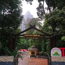 Sebagai bandar metropolitan yang semakin maju, terdapat pelbagai tempat menarik yang boleh korang kunjungi kalau datang ke kuala lumpur. Tak Payah Pergi Jauh Gadis Ini Kongsi 14 Port Menarik Sekitar Kl Untuk Kaki Selfie Lighting Memang On Point Libur