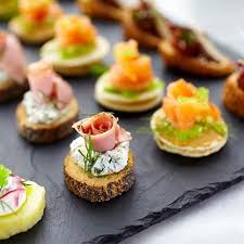 Quando parliamo di apericena, intendiamo l'aperitivo oggi però, vogliamo prepararlo a casa, senza rinunciare ai gusti sfiziosi. Stuzzichini Veloci Per Aperitivo In Casa Sanbitter