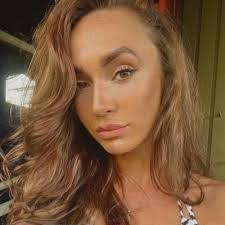 Mia Steele's Instagram, Twitter & Facebook