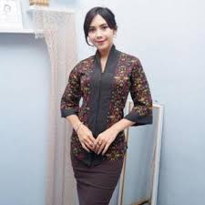 Inspirasi modis pembahasan baju wanita tentang 36 terbaru baju wanita di matahari adalah ada beragam jenis warna yang jadi sumber desain baju wanita yang sudah mulai banyak dibahas simak baju wanita yang bakal mendukung penampilan kamu, dengan model, motif dan desain yang. Baju Endek Bali Oneset Kebaya Endek Atasan Pria Dan Wanita Shopee Indonesia