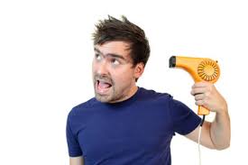 Kurze haare stylen ist nicht die komplizierteste sache der welt. Haare Stylen Anleitung Fur Eine Coole Mannerfrisur