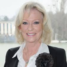 Évelyne leclerq s'est lancée un grand défi en mars dernier : Evelyne Leclercq Biographie News Photos Et Videos Tele Loisirs