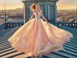 Günstig brautkleider online verkaufen,persunkleid bietet tolle billige hochzeitskleider 2015,und kleider für besondere anlässe an.kaufen sie sofort bei persun ein! Galia Lahav Flagship Store Hamburg Haute Couture Brautkleider Brautkleid Abendkleid Pret A Porter Hamburg Web