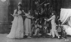 Dans la mise en scène et les décors de dmitri tcherniakov. Soiree Iolanta Casse Noisette A L Opera De Paris Retour Vers 1892 A Saint Petersbourg Danses Avec La Plume L Actualite De La Danse