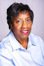 Karen Hall's Instagram, Twitter & Facebook