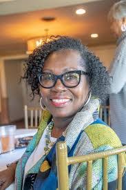 Donna Hollingshead's Instagram, Twitter & Facebook