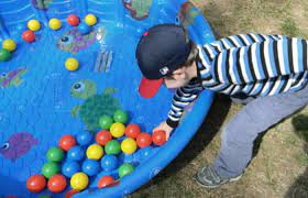 Por turnos irán haciendo diferentes secuencias de ejercicios: Juegos Con Una Pelota Para Hacer Con Ninos En Educacion Fisica Conoce Los Factores Que Influyen En El Ejercicio Fundacion Diabetes Juvenil De Chile Docenteca 28 Juegos Deportivos Cooperativos Con