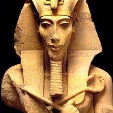 În cadrul reformei sale, a construit un oraș nou unde a mutat capitala regatului.după moartea sa, succesorul său tutankhamon a. Akhenaton Faraon Jeretik Twitter