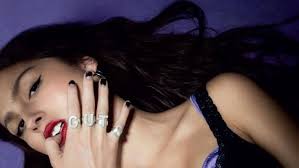 eternal sunshine” has surpassed 5.7 billion streams