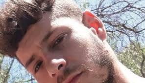 Il morto uscì, con i piedi e le mani avvolti in bende, e il volto coperto da un sudario. Jovem Morto Com Dois Tiros Na Cabeca No Porto Atualidade Correio Da Manha