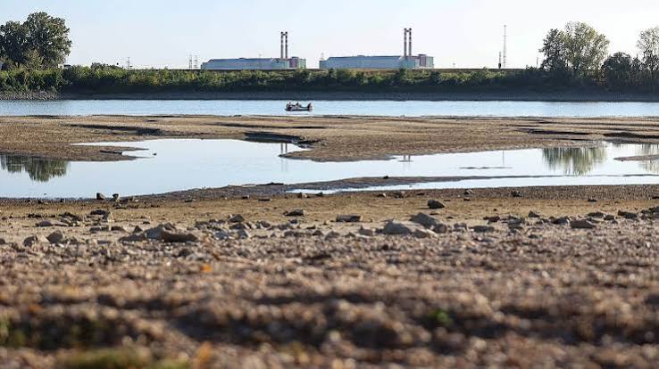 How the heatwave is taking a toll on European industry as key waterways run low | Euronews
