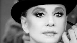 Check spelling or type a new query. Anatrixiastikh Apokalypsh Gia Thn Alikh Boygioyklakh Thn Fwtografisan Sto Nekrokrebato Zappit
