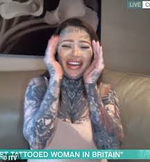 Das model kasia lenhardt ist tot. Britain S Most Tattooed Woman Covers Half Of Her Body Art With Foundation