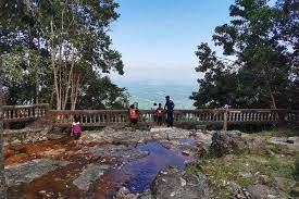 Air terjun bertingkat ini dikembangkan menjadi kawasan wisata berbasis pedesaan oleh masyarakat setempat. Gunung Jerai Percutian Dan Aktiviti Menarik Percutian Bajet