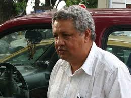 Yves Conroy dépose plainte contre Christine Bourne