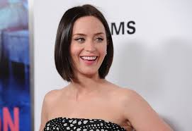 Emily blunt debuted a new dark hue and blunt bob in november, and she loves her new look. More Pics Of Emily Blunt Bob 37 Of 47 Short Hairstyles Lookbook Stylebistro
