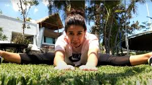 La campeona olímpica paola espinosa y el también clavadista rommel pacheco estuvieron en la embajada británica por invitación de la embajadora judith. Rommel Pacheco Y Paola Espinosa Activan A Los Ninos Mientras Aprenden