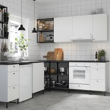 Gain de place à souhait, le dressing d'angle permet d'optimiser l'espace. Enhet Cuisine D Angle Anthracite Blanc Ikea