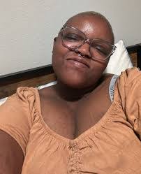 Sonya Sexton's Instagram, Twitter & Facebook