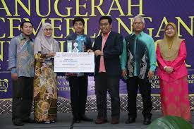 Yayasan selangor (ys), petaling jaya, malaysia. Yayasan Selangor Peruntuk Rm6 4 Biasiswa Sekolah Dan Ipt Selangorkini
