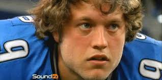 Open Christmas Eve all day and Christmas Day 3-close. Free domestic solo  cup of beer for every Vikings and broncos touchdown