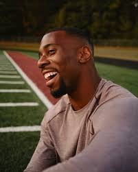 📸💥 New work photographing NFL athlete, Kyle Pitts kylepittssr for the  latest @bevel campaign, FRESH NEVER FADES. This was a dope one! Excited to  share more from this project. 🙌🏽 Special thank