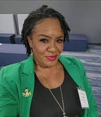 Dina Browning's Instagram, Twitter & Facebook