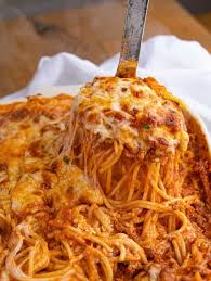 Easy Cheesy Beef Baked Spaghetti That S Kid Friendly Pasta Beef Groundbeef Cheesy Cheese D Spaghetti Recipes Easy Cheesy Baked Spaghetti Baked Spaghetti