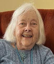 Leslie Moffatt's Instagram, Twitter & Facebook