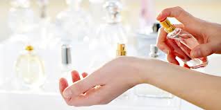 Simak penampilan dari ayu ting ting dan soimah menyanyikan lagu yang berjudul 'minyak wangi' diatas panggung megah. 5 Perfume Paling Wangi Untuk Wanita Di Malaysia Sugarbomb