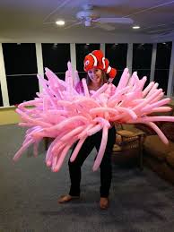 Findet Nemo Seeanemone Kostum Selber Machen Diy Maskerix De Faschingskostume Selber Machen Kostume Selber Machen Kostumvorschlage