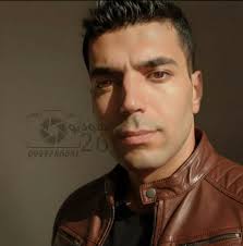 كنا نهتف: يا الله .. الشعب السوري واحد وهنن : يا علي .. الدم العلوي واحد  كنا نتظاهر تحت رصاصهم وهنن عم يتظاهرو هلق تحت حمايتنا .. هي الثورة السورية  العظيمة الشكر