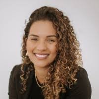 Deborah Alessandra's Instagram, Twitter & Facebook