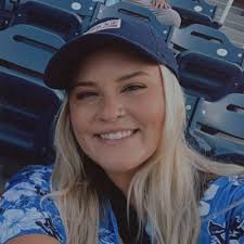 Annah Lewis 🤪 (@Annahjean94)