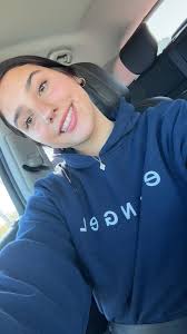 Hey guys!! My name is Jayden Cooper and I'm looking for babysitting  opportunities. I'm 18 years old and can drive. I can only do weekends or  late nights. I'm cpr certified and