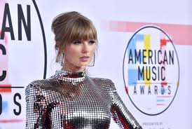 Like his doppelgänger, the duke is also a dad. Who Is Taylor Swift S Drag Queen Lookalike In You Need To Calm Down