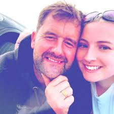 Looking for a Baker to make a roblox cake please