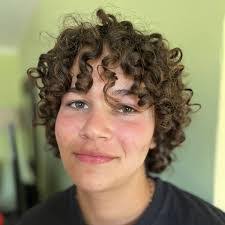 Elizabeth Hammes's Instagram, Twitter & Facebook