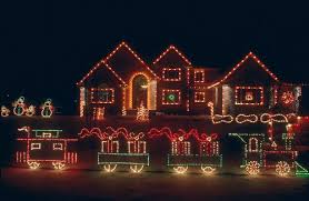 Christmas Lights Display Ratehub Guest Post Extreme Choo Choo Train Best Christmas Lights Best Christmas Light Displays Christmas Lights Outside