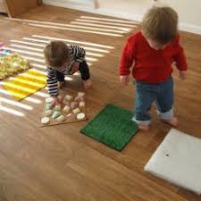 Un Parcours Sensoriel Kids Sensory Toddler Activities Infant Activities