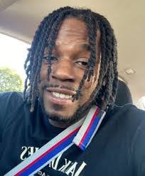 Scott Cabral's Instagram, Twitter & Facebook