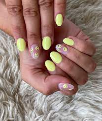 Happy Face Nail Art Happy Nails Short Acrylic Nails Shellac Nail Designs