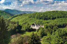 Daily Wow Neuhaus Castle In The Vienna Woods Austria Been To The Vienna Woods Rate And Review It At Desti Vienna Places To Visit Vienna Woods Visit Austria